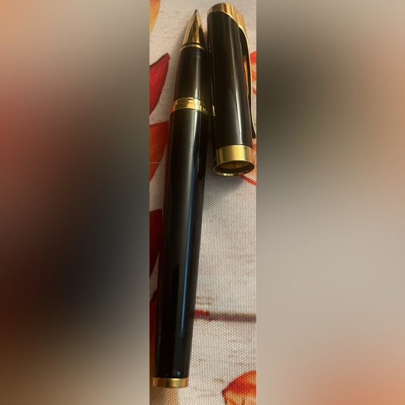 Waterman L’Etalon Elegant Black and Gold Ballpoint Pen, 18K Gold Trim - Picture 3 of 7